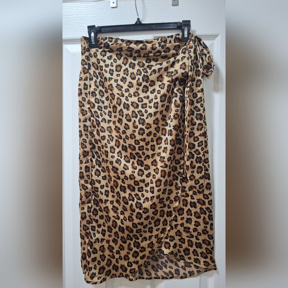 Essue Animal Print Skirt
